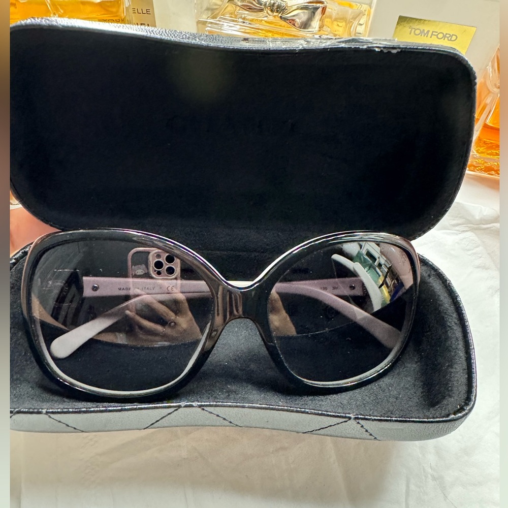Chanel sunglasses - Picture 3 of 12